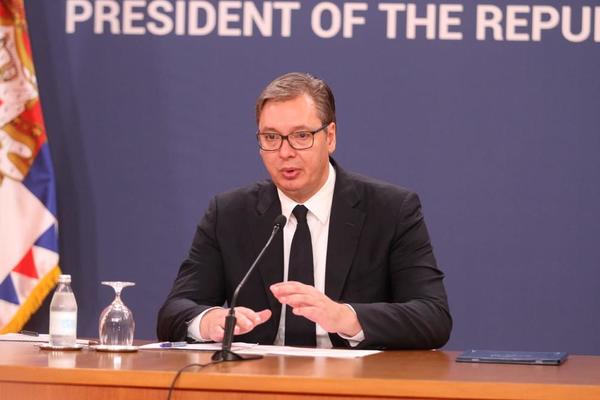 PREDSEDNIK SRBIJE NA VAŽNOM SASTANKU: Vučić sa Medvedevim putem video-linka