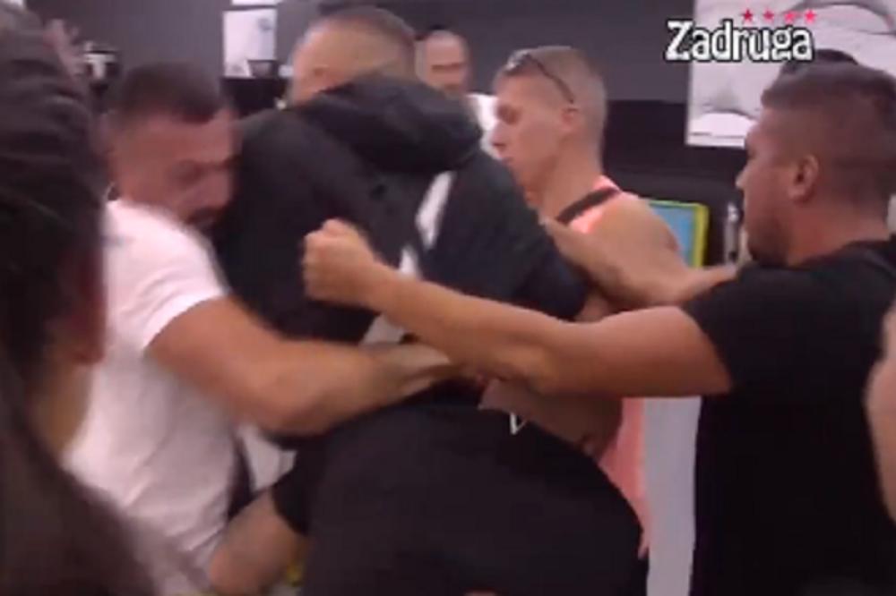 NEVIĐENA TUČA U ZADRUZI! OPET SKANDAL: Filip nasrnuo na Tomu, svi ih RAZDVAJAJU (VIDEO)