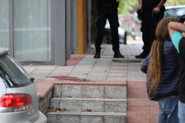 TRAGEDIJA NA ČUKARICI: Beograđanka (71) skočila sa trećeg sprata!