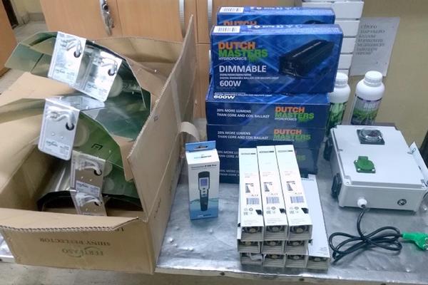 3 TIPA IZ SRBIJE KRENULA "AUDIJEM" U TURSKU: Zaustavili ih carinici, prvom su odmah  ZAVUKLI RUKU U DŽEP (FOTO)