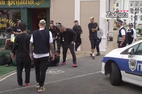 KRISTIJAN POLUDEO NAČISTO PA KRENUO DA DAVI TOMOVIĆA! Obezbeđenje ga jedva obuzdalo i to sve zbog njega! (VIDEO)