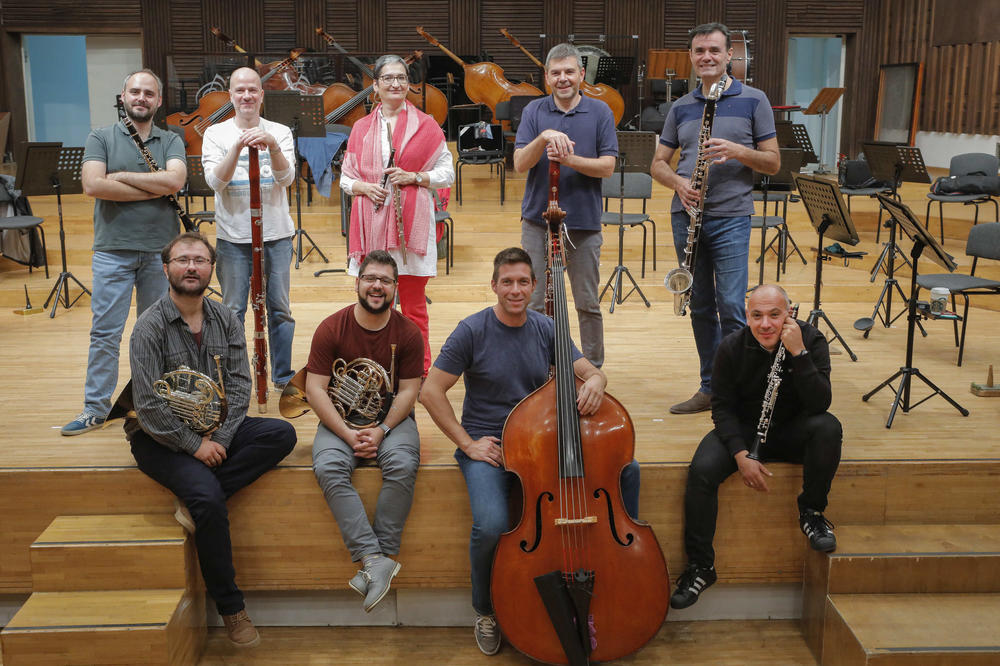 Salonska zabava u Filharmoniji - Karmen i Seviljac za duvače i kontrabas