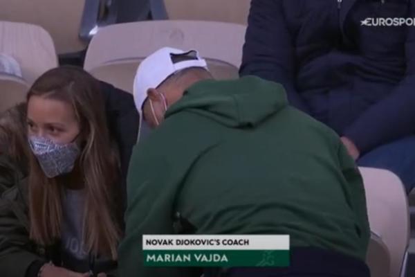 JELENA DOŠLA DO PODRŽI NOVAKA: Svi su primetili JEDNU stvar! (FOTO)