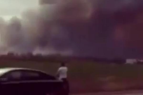 STRAVIČAN POŽAR U SKLADIŠTU MUNICIJE: Šestoro povređeno, evakuisano VIŠE OD 2.300 LJUDI