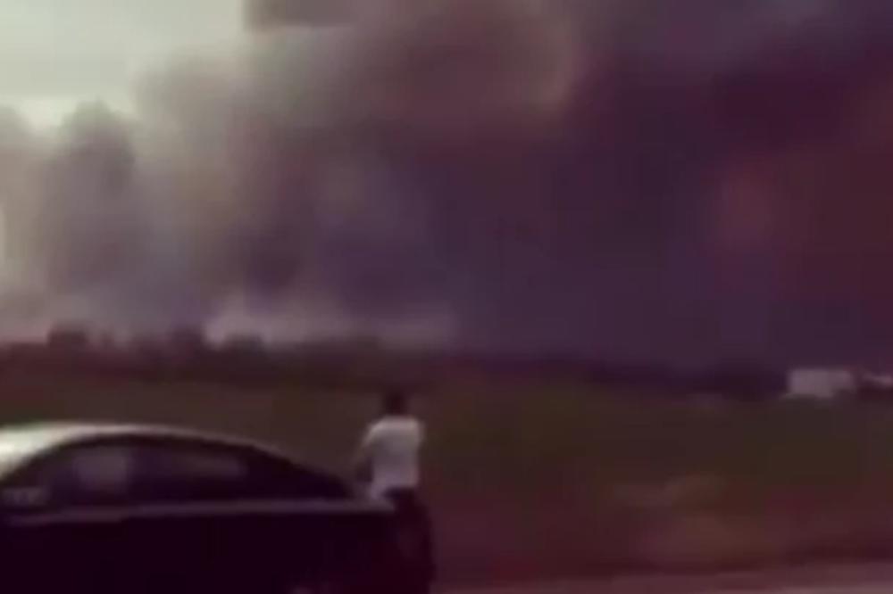 STRAVIČAN POŽAR U SKLADIŠTU MUNICIJE: Šestoro povređeno, evakuisano VIŠE OD 2.300 LJUDI