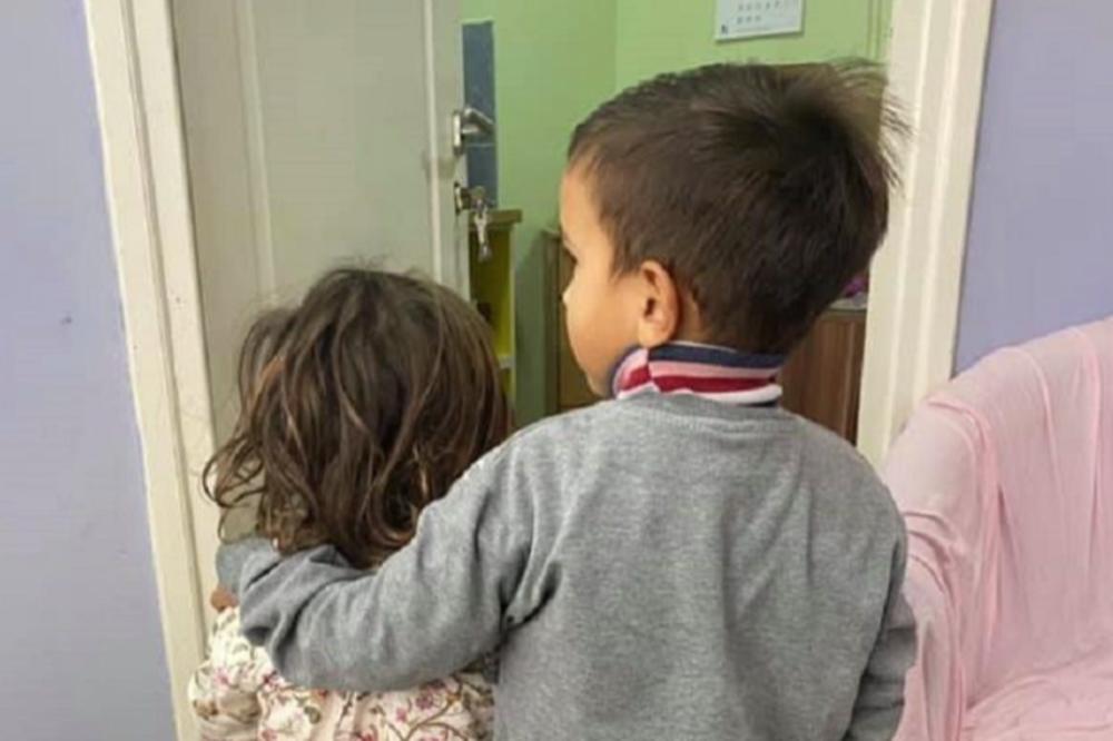 ZBOG OVE FOTOGRAFIJE PLAČE CELA SRBIJA: Mališan zagrlio svoju seku, a pozadina svega JE PRETUŽNA