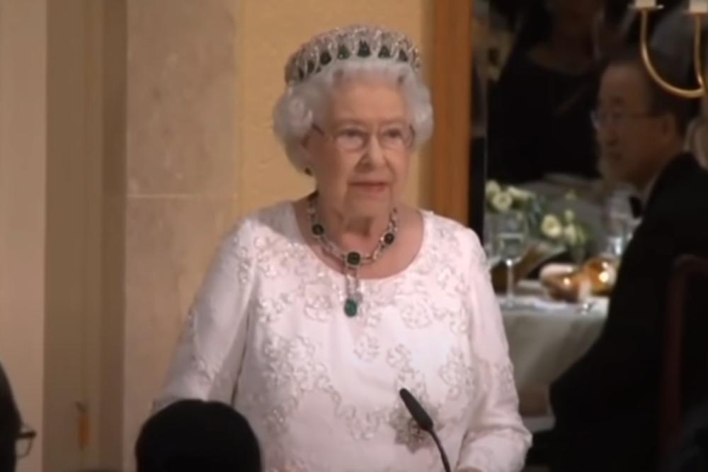 KRALJICA JE DUGO KRILA DA IMA PROBLEM SA JEDNIM POROKOM: Čak 4 puta dnevno MORA to da uradi, AU!