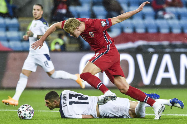 NEĆU DA PSUJEM, ALI... Frustracija kuljala iz Halanda pred kamerama posle, srpski štoperi ga doveli do ludila!