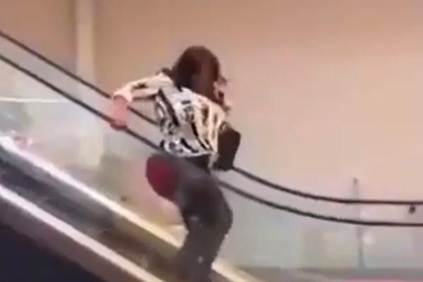 GDE NESTADE ODJEDNOM, ŽENO? Da ovo nije neko snimio, NIKO NE BI VEROVAO DA SE DOGODILO! (VIDEO)