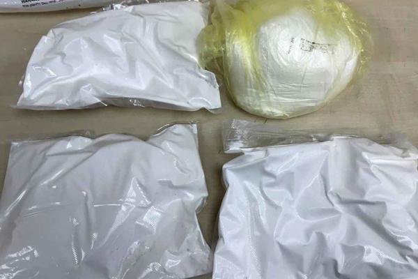 POLICIJA ZAPLENILA VELIKU KOLIČINU DROGE: Počinitelji privedeni