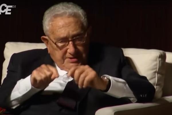 KISINDŽER SMATRA DA JE PRED SVETOM PRAVA KATASTROFA: Situacija je goruća, a NEMA VEZE SA KORONOM!