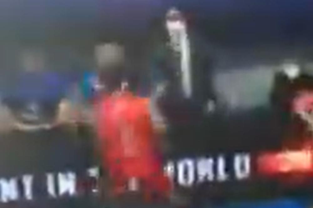 STRAŠAN SKANDAL U EVROLIGI: Trener Makabija pljunuo u pravcu tamnoputog igrača CSKA, spasila ga maska!