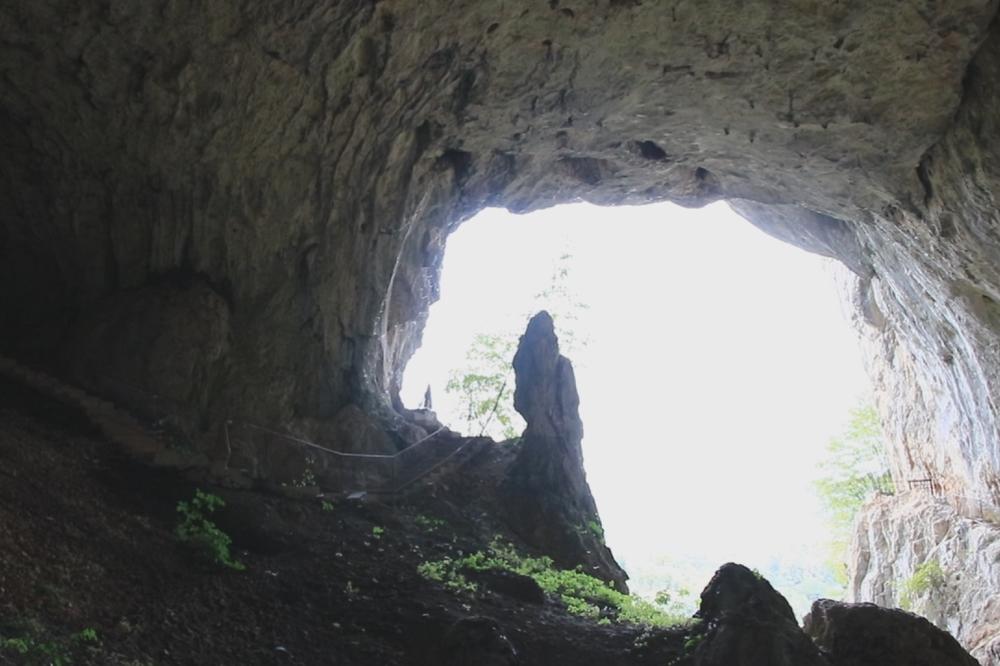 SNEŽANA SA 7 PATULJAKA USRED SRPSKE PEĆINE: Neverovatan prizor i speleološko ČUDO, ovo morate da vidite! (FOTO)