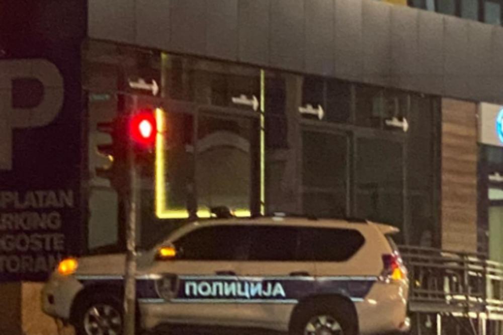 DEVOJKA UJELA POLICAJCA U MIRIJEVU: Pokušala da pobegne, a onda u autu POTPUNO PODIVLJALA!