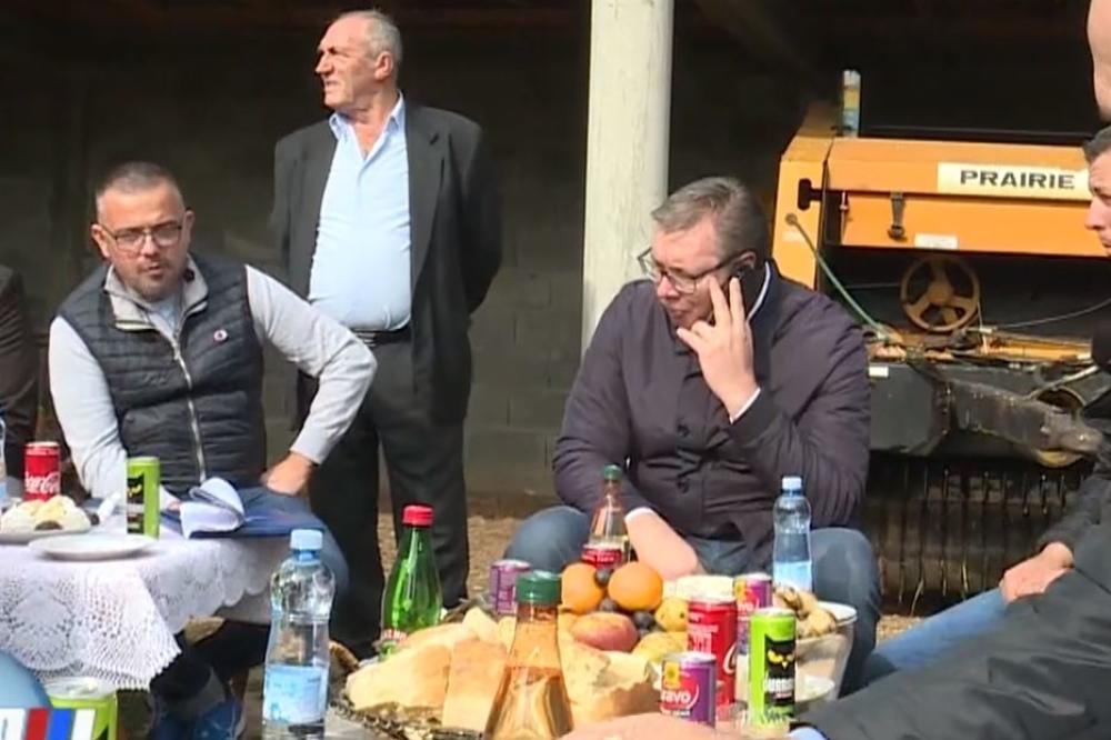 VUČIĆU JE USRED POSETE ZAZVONIO TELEFON: Kad je saopštio zbog čega ga zovu, SVI SU BILI SREĆNI!