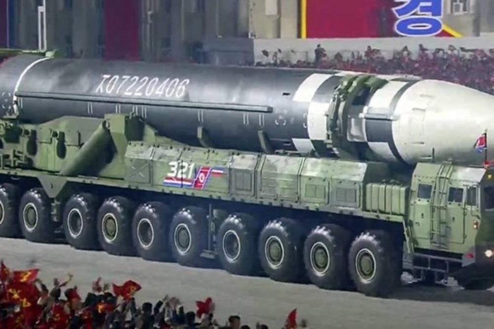 PUTIN I TRAMP SU PRESTRAVLJENI ZBOG OVOG PRIZORA IZ SEVERNE KOREJE: Kim je pokazao NUKLEARNOG MONSTRUMA! (VIDEO)
