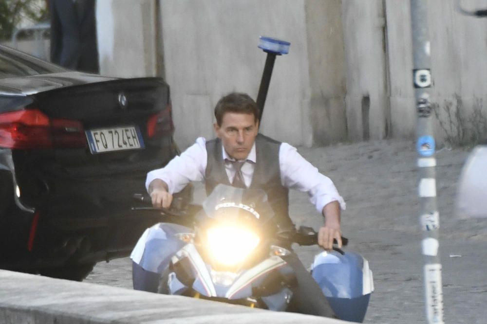 KONAČNO! Tom Kruz ima DEVOJKU, kliknuli su od prvog dana, sada će KONAČNO prestati da BESNI!