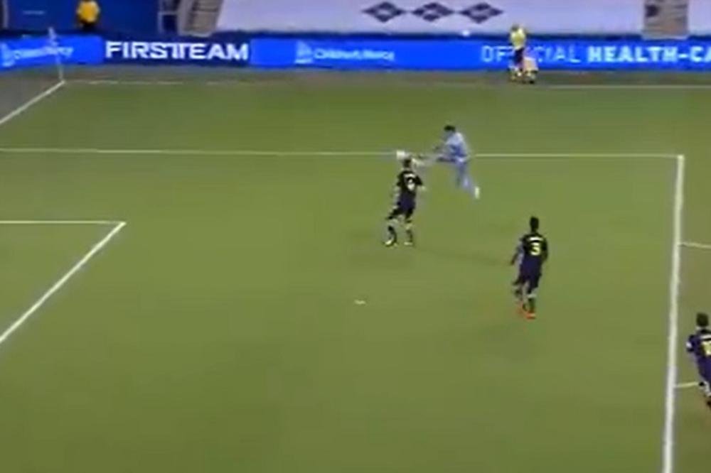 OVAKAV GOL SE VIĐA JEDNOM U 20 GODINA: Volejčina koja će se prepričavati - i Van Basten bi pozavideo! (VIDEO)