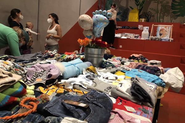 "JOGA MAME" NAPRAVILE HUMANITARNI BUM! Za 2 bolesne devojčice su za tri sata sakupile 180.000! NEVEROVATNO JE KAKO