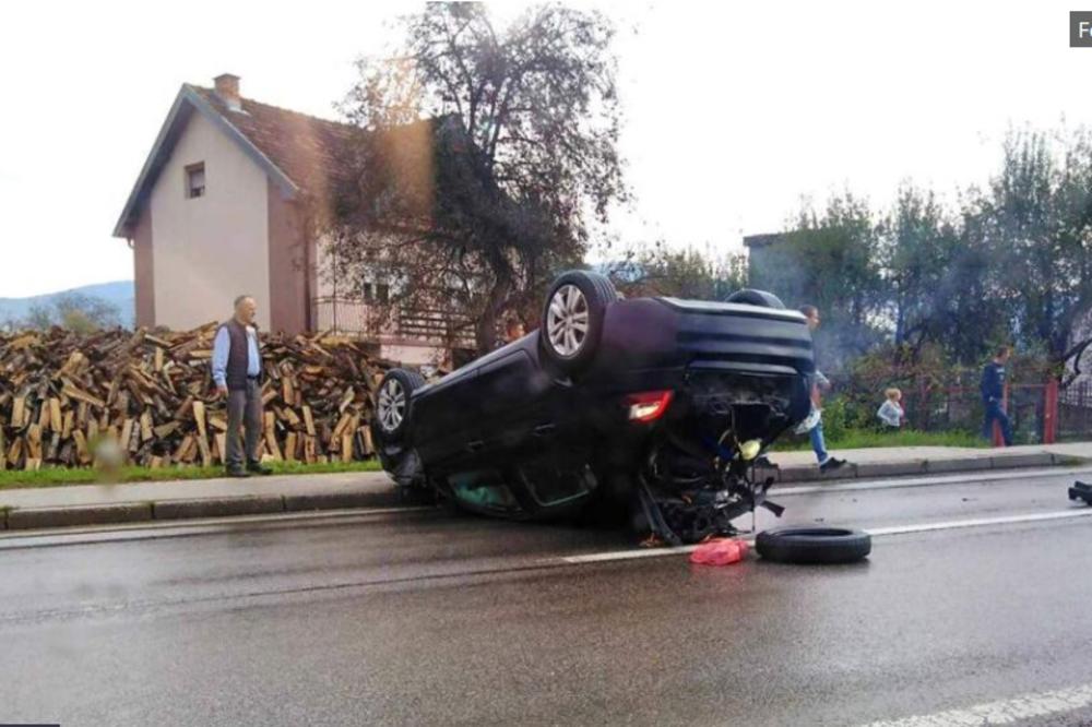 TEŠKA SAOBRAĆAJNA NESREĆA U INĐIJI: Vozilo se prevrnulo od siline udara!