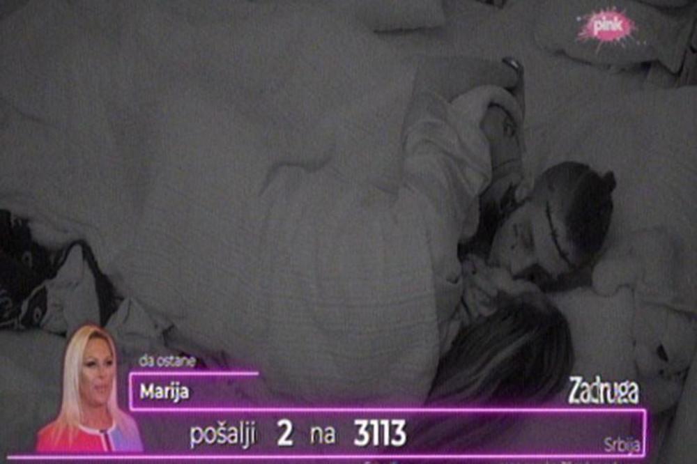 NE ZNA SE KO VIŠE GAZI SAMOG SEBE! Fran ponovo u krevetu sa Minom!