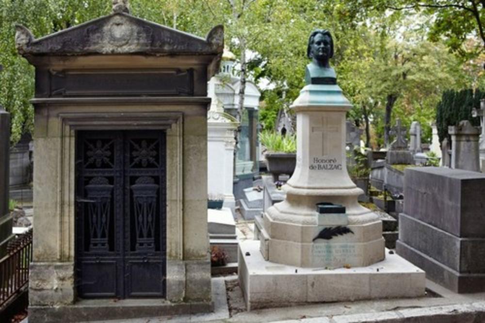 MNOGE SLAVNE PISCE JE UBIO ALKOHOL, NJEGA JE UNIŠTILA KAFA: Pio je 60 šoljica DNEVNO, a svi ga znate iz LEKTIRE