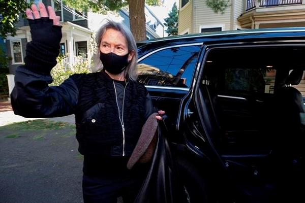 OVA PESMA OTKRIVA NAJVEĆU TAJNU DOBITNICE NOBELA ZA KNJIŽEVNOST: Šta nam je LUIZ GLIK svima PORUČILA? (PESMA)