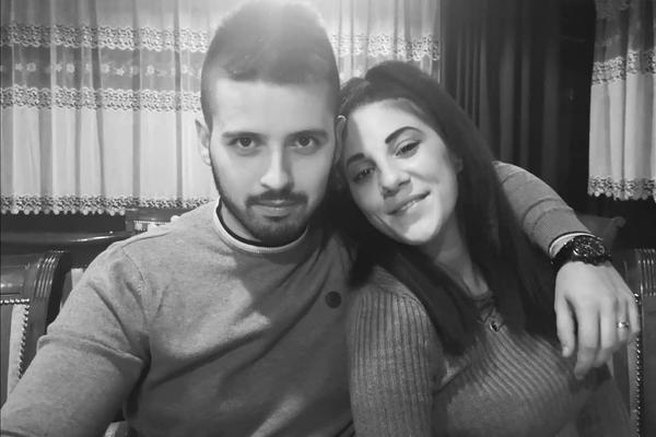 JELENA JE UPOZNALA MUŽA PREKO TVITERA: 3 godine su bili drugari, a onda im se U SEKUNDI PROMENIO ŽIVOT!