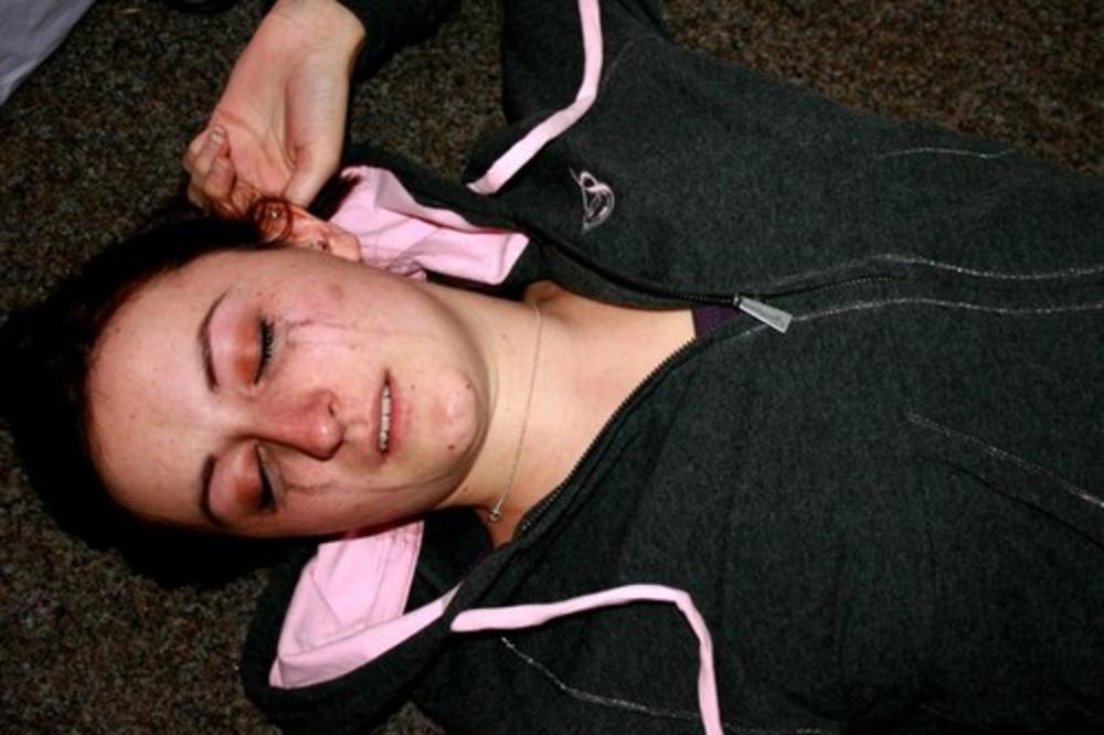 HTELA JE OD DEČKA DA SAKRIJE ZDRAVSTVENI PROBLEM: Kad su krenuli da se POLJUBE, ONESVESTILA se i to nije NAJGORE!