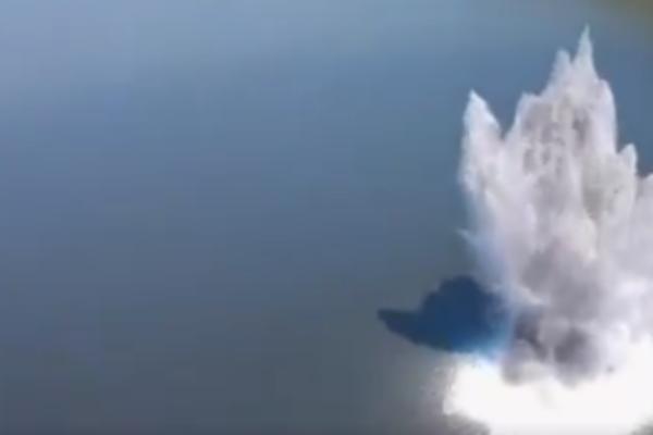 UŽASAVAJUĆI VIDEO! Bomba iz Drugog svetskog rata eksplodirala u Poljskoj, stotine ljudi EVAKUISANO