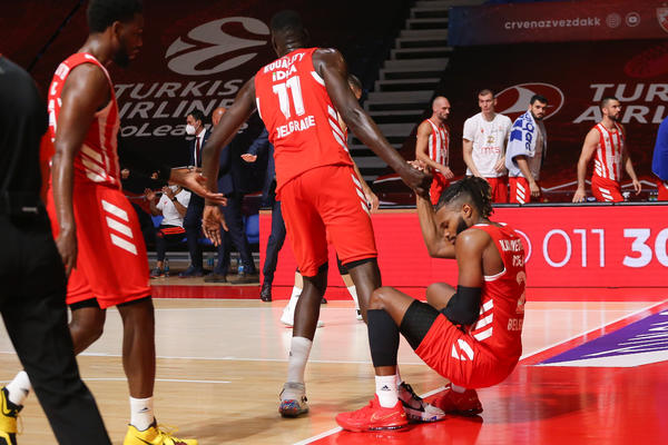 POTPISAO JE! Zvezda dovela novog Amerikanca, Simanić na izlaznim vratima!