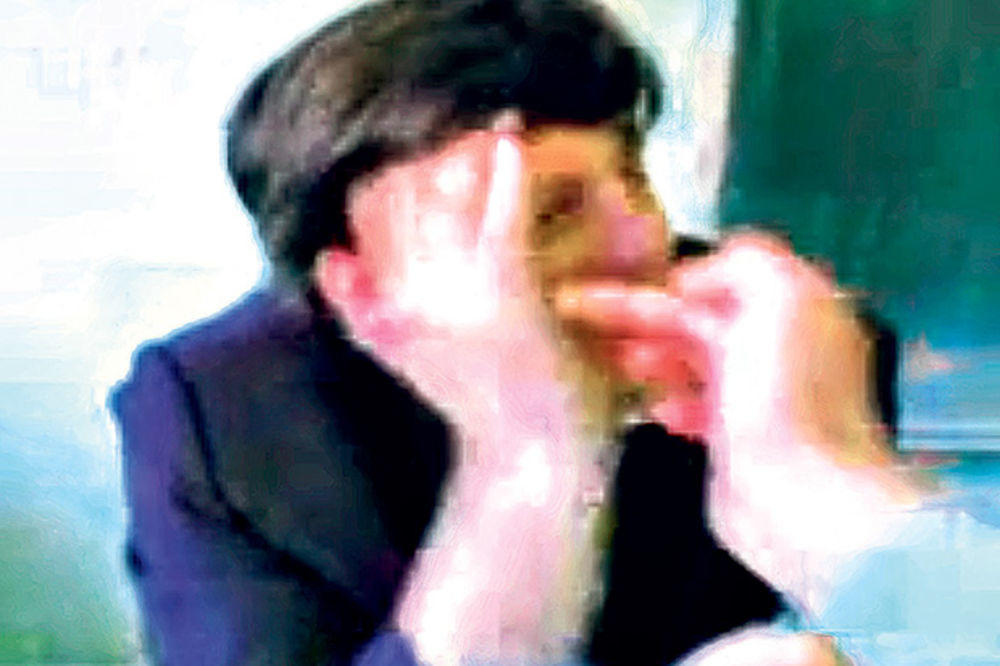 GURAO SREDNJI PRST SRPSKOM PROFESORU U USTA NASRED ČASA! Ovo se desilo pre 7 godina, a mnogi su ZABORAVILI