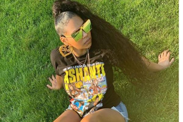 POZNATA PEVAČICA PUNI 40 GODINA PA SVIMA POKAZALA KAKVO TELO IMA! Sve joj se vidi, ponosna na svoje godine! (FOTO)