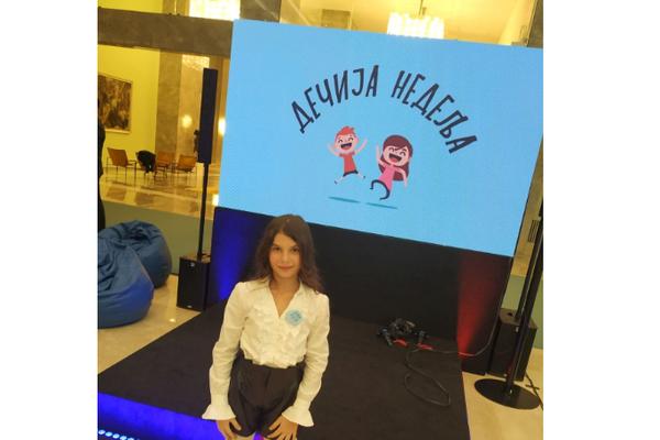 DEVOJČICA (12) IZ TOPOLE NAPISALA ZAŠTO VOLI SRBIJU: Dobila je nagradu, samo 1 pasus teksta može da vam ulepša dan