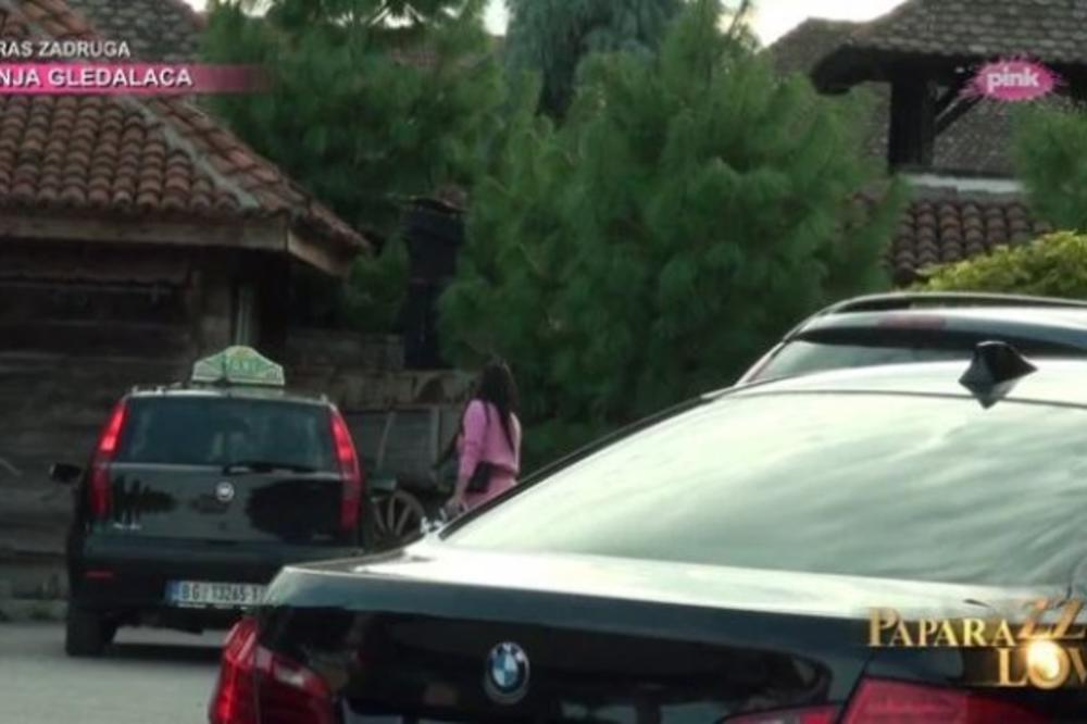 SKANDAL! Maja UHVAĆENA kako KRIŠOM odlazi kod Janjuša u ljubavno gnezdo nakon viđanja sa OCEM (VIDEO)