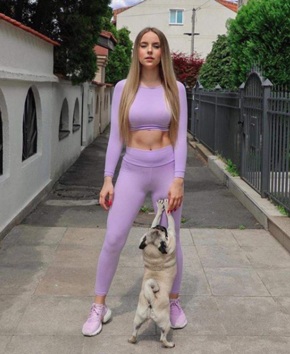 Coco sa vlasnicom Leom