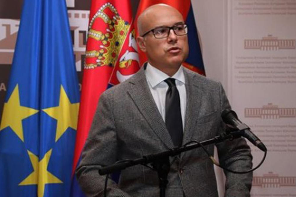 DOČEKOM NOVE GODINE SE NE BAVIMO, VAŽNIJE JE ZDRAVLJE LJUDI: Vučević o situaciji u Novom Sadu