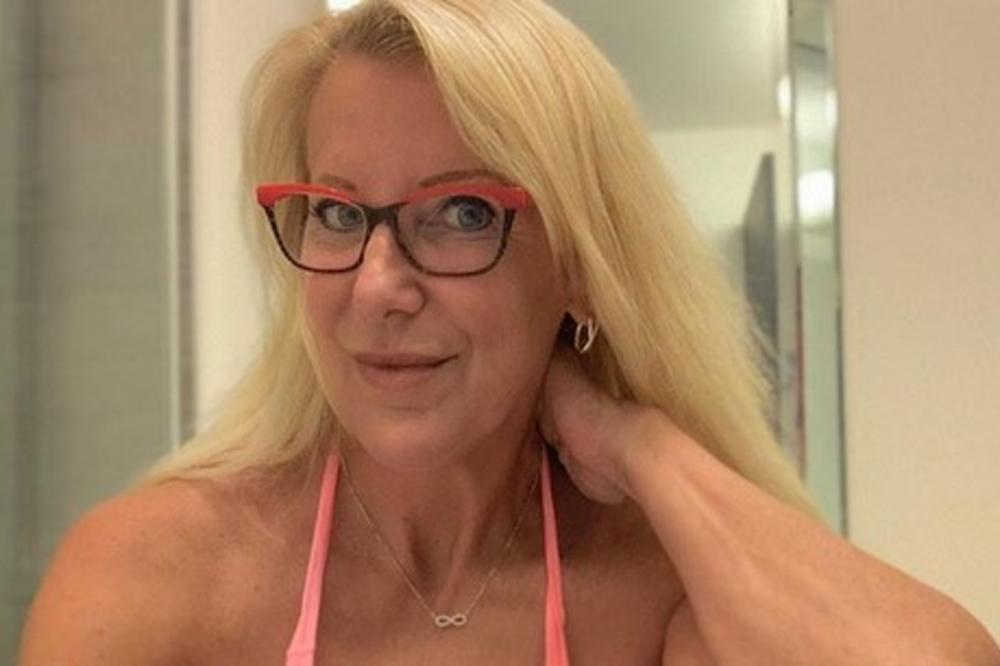 MAJKA JE ODNELA SVOJ MOBILNI NA POPRAVKU: Kada je majstor video šta sve ima u telefonu, POZLILO MU JE! (VIDEO)