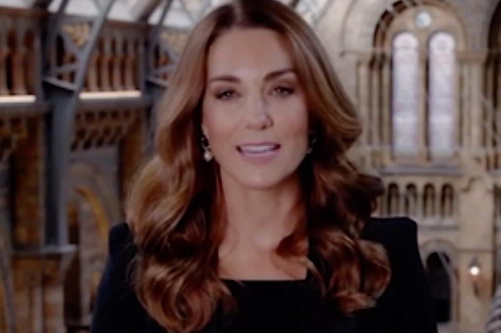 VAKCINISALA SE: Kejt Midlton primmila prvu dozu, svi gledali u OVO (FOTO)