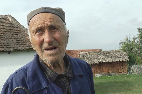 RADOŠ ZNA SVE MAGIJSKE RITUALE: Ima recept za skidanje bradavica, U OVOME JE CAKA! A TEK LJUBAVNI NAPITAK...