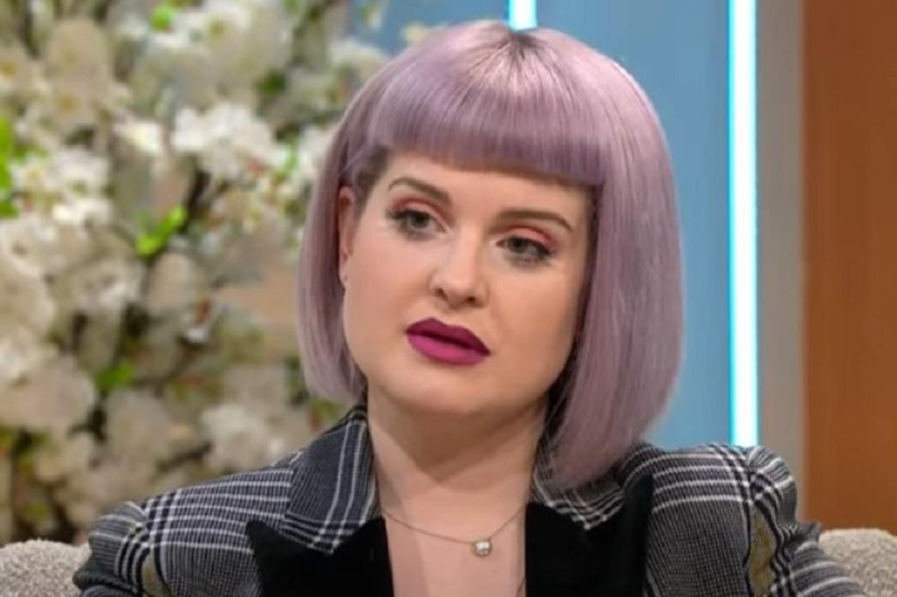 ŠTA SE DESILO, IZGLEDALA JE KAO STRAŠILO, SVI BLENU U GLUMICU: Smršala 40 kila, OŠIŠALA CELU kosu i ofarbala se