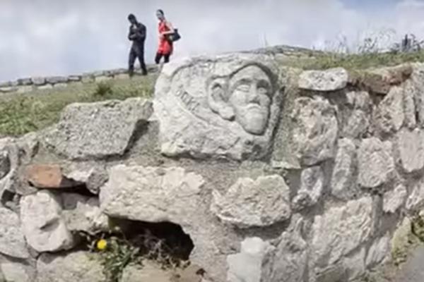 DA LI STE PRIMETILI UŠATOG ĐOKU U BEOGRADU?! Sigurno ste prošli pored njega, MISTERIJA JE KO JE ON ZAPRAVO BIO