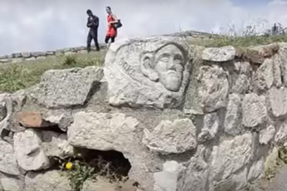 DA LI STE PRIMETILI UŠATOG ĐOKU U BEOGRADU?! Sigurno ste prošli pored njega, MISTERIJA JE KO JE ON ZAPRAVO BIO