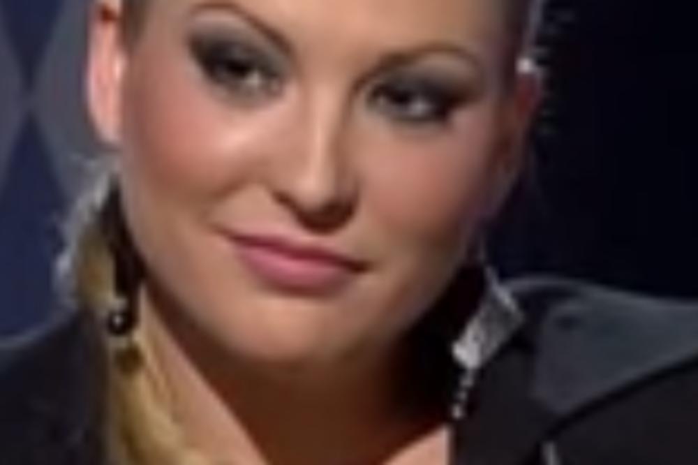 OVA LEPOTICA JE ŽENA NIKAD PREŽALJENOG POKOJNOG PEVAČA: Nastavila je dalje, promenila se PUNO, danas izgleda OVAKO