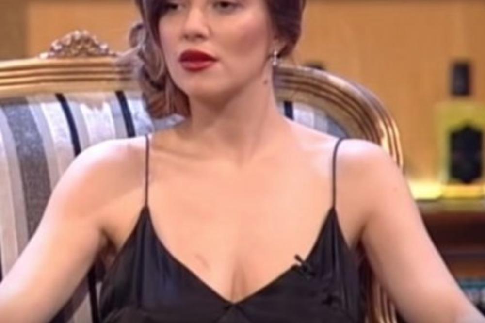 SKANDAL, OŽENJENOM PEVAČU NUDILI ULOGU U P*RNO FILMU, DESIO SE HAOS! Njegova supruga PEVAČICA nije dobro podnela