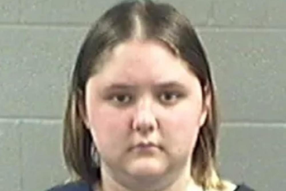 OVA ŽENA JE MONSTRUM: Silovala SINA (12) i pohvalila se KOMŠINICI! Policiji rekla da je sam PRISTAO!