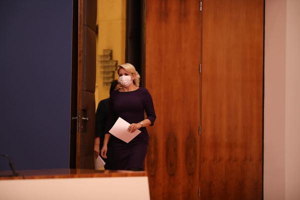 MORAĆEMO DA ŽIVIMO S MASKOM DO NAREDNOG PROLEĆA: Dr Kisić ocenila da ne smemo BITI SEBIČNI, vodimo računa o NJIMA