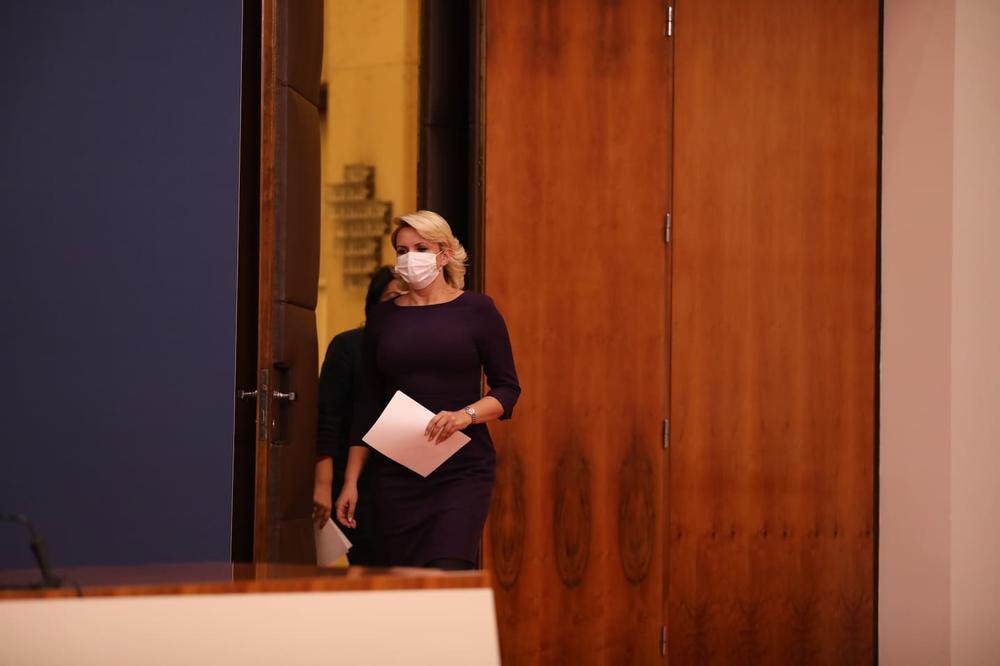 MORAĆEMO DA ŽIVIMO S MASKOM DO NAREDNOG PROLEĆA: Dr Kisić ocenila da ne smemo BITI SEBIČNI, vodimo računa o NJIMA