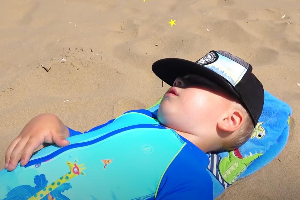 RODITELJI, DOBRO OBRATITE PAŽNJU: Pazite na decu tokom vrelih dana, pedijatri imaju savete za vas!