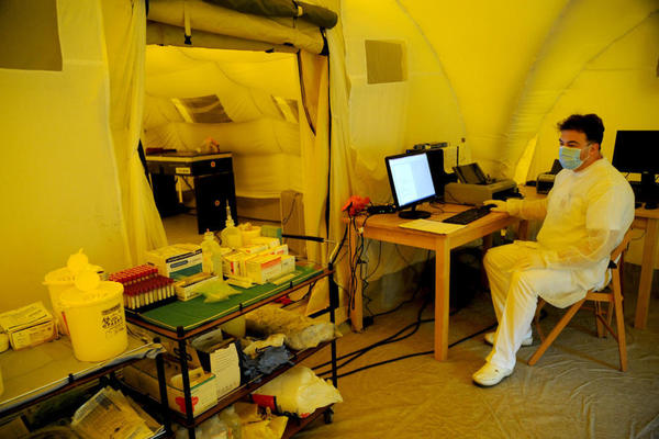 NAČELNIK HITNE POMOĆI VMA OZBILJNO UPOZORAVA: Maske uvek nosite, pa čak i ovde!